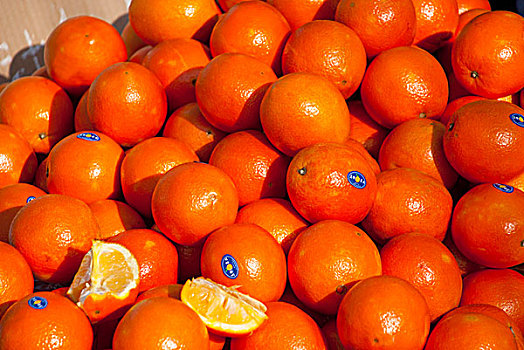 红色的圆柑橘