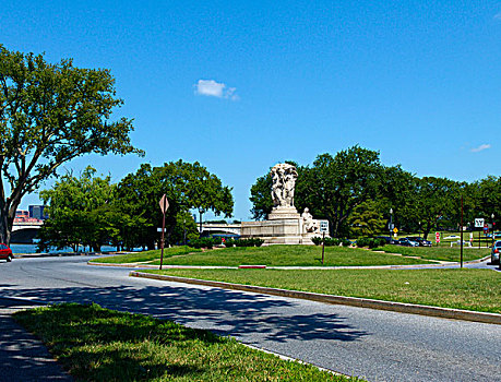 波托马克河畔雕像