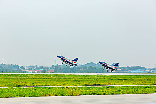 飞机航空表演