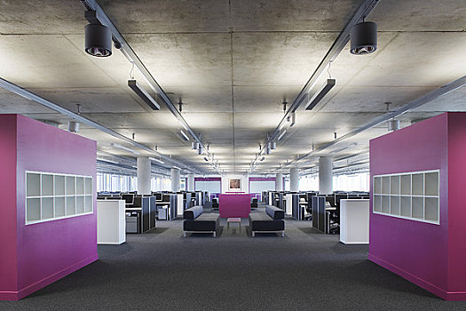 交谈,总部,伦敦,英国,2009年,内景,宽敞,鲜明,开放式格局,办公室,会面,区域,特征,粉色,墙壁