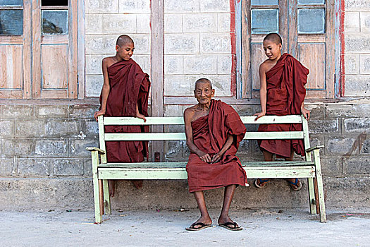 僧侣,两个,新信徒,寺院,靠近,掸邦,茵莱湖,缅甸,亚洲