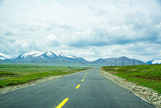 雪山草原公路