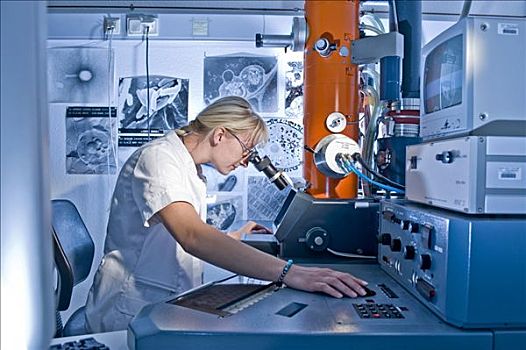 实验室技术员,工作,电子显微镜,研究,发酵,蛋白质,折叠,德国,欧洲
