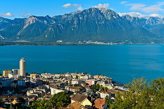 风景,上方,蒙特勒,日内瓦湖,左边,高住宅楼,建筑,象牙制品,塔,后面,顶峰,沃州,瑞士,欧洲