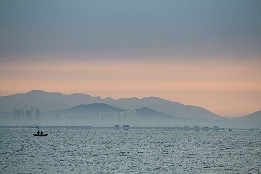 海上日出