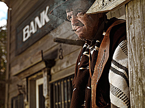 牛仔,雪茄,手,站立,正面,银行,建筑