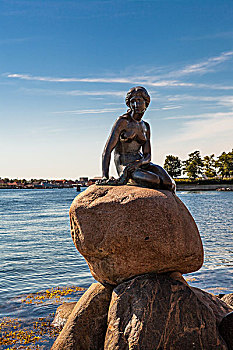 丹麦美人鱼雕像
