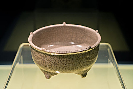 古代哥窑瓷器