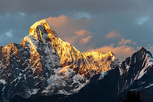 四姑娘山