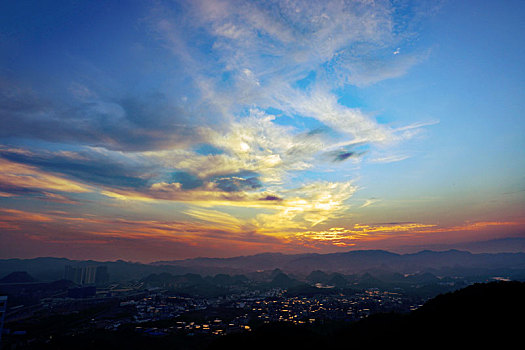 贵阳观山湖黄昏