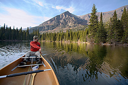 男人,独木舟,冰川国家公园,山