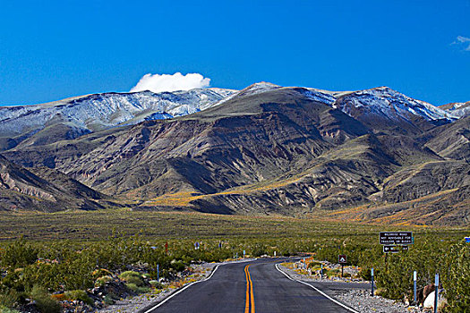 道路,上方,山脉,死谷,死亡谷国家公园,莫哈维沙漠,加利福尼亚,美国