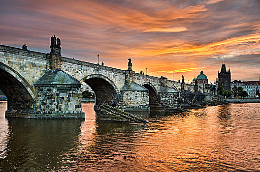 日出,查理大桥,布拉格,捷克共和国