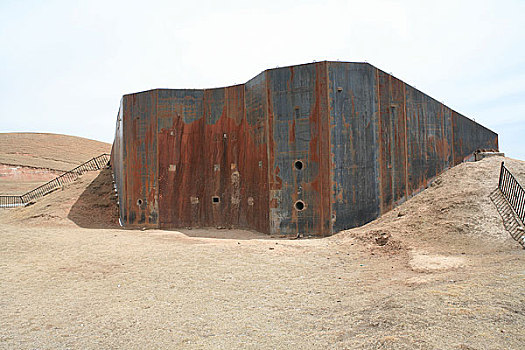 青海原子城,青海湖畔中国过去的两弹试验基地,用于冲击试验的钢板