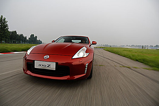 日产370z