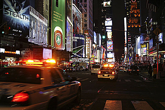 美国,纽约,曼哈顿,中城,时代广场,街道,风景,夜晚,北美,城市,市中心,高层建筑,写字楼,霓虹灯,交通,交通工具,汽车,亮光,信号