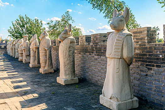 十二生肖石雕,河南省陕州地坑院民俗文化园