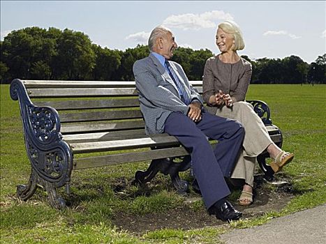 老年,夫妻,坐,公园长椅