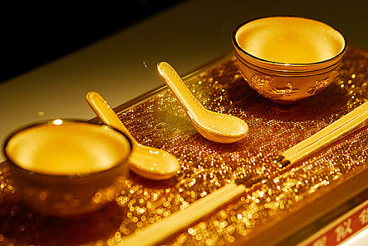 金碗筷