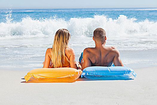 可爱,情侣,泳衣,日光浴,一起,海滩