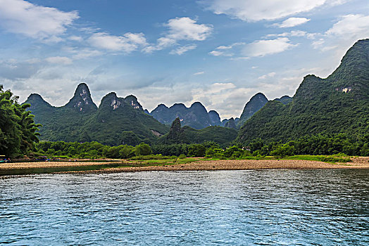 桂林阳朔漓江山水风光