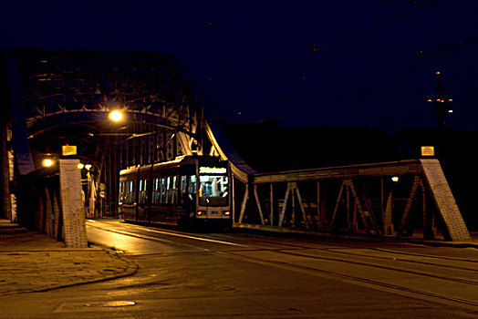 缆车,穿过,桥,上方,河,维斯瓦河,夜晚,克拉科夫