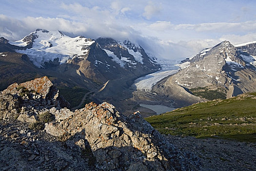 阿萨巴斯卡冰川,攀升,阿萨巴斯卡,左边,雪景球,右边,哥伦比亚,冰原,碧玉国家公园,艾伯塔省,加拿大