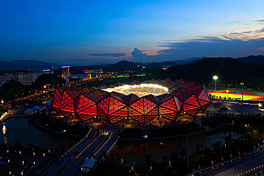 深圳大运会体育场夜景