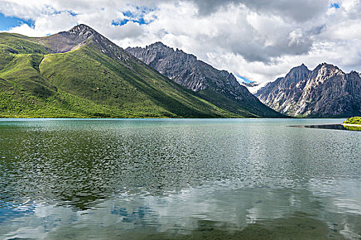 山脉与湖泊