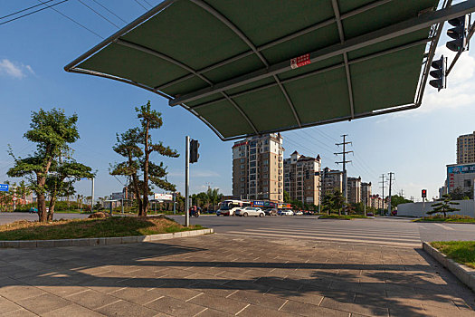 城市交通马路路口全景