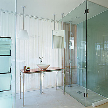 玻璃,酒店,浴室,淋浴,现代,盥洗盆,水龙头,器具,正面,半透明,帘,卧室
