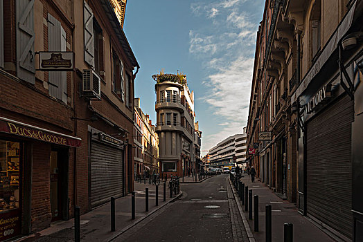 法国图卢慈街景