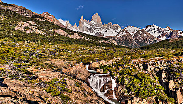 瀑布,仰视,攀升,菲茨罗伊,洛斯格拉希亚雷斯国家公园,巴塔哥尼亚,阿根廷