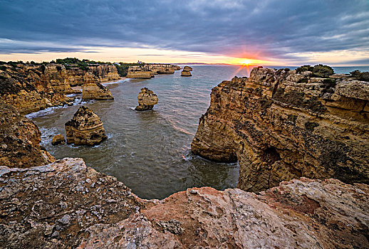 岩石海岸,日出,法若,阿尔加维,葡萄牙,欧洲
