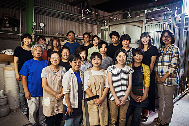 合影,职员,日本人,瓷器,工作间,站立,正面,窑,看镜头,微笑