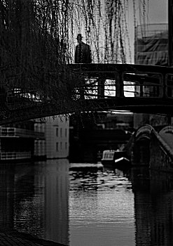 剪影,男人,走,桥,伦敦,英格兰,英国,神秘