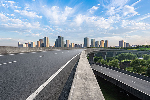 高速公路,城市天际线