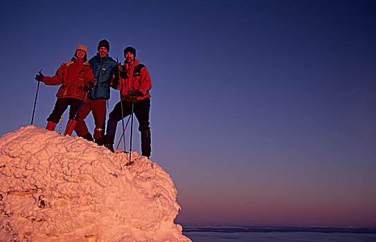 斯堪的纳维亚,挪威,风景,三个人,站立,山顶