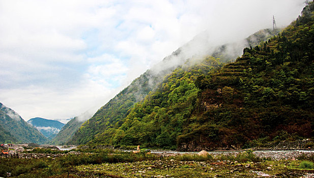 山中雲霧