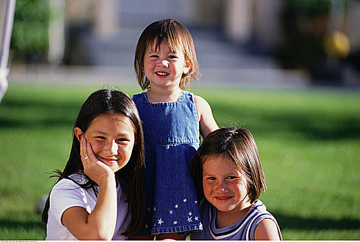 肖像,三个女孩