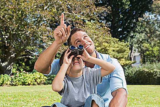 爸爸,儿子,看,天空,双筒望远镜,公园,晴天