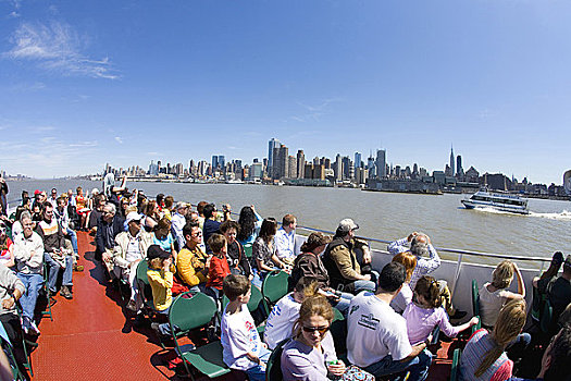 游客,赞赏,下曼哈顿,太阳,阳光,蓝天,圆,线条,渡轮,旅游,纽约,美国