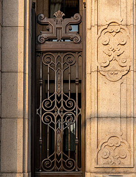 上海外滩银行大楼大门
