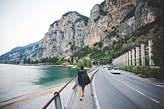 游客,走,道路,加尔达湖,意大利