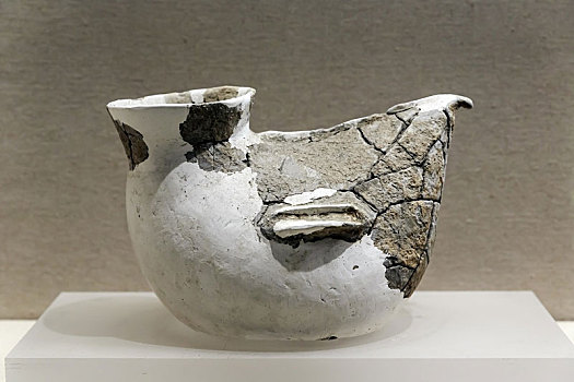 新石器时代鸡形陶壶,含山凌家滩遗址出土