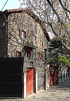 上海市文物保护单位,中国共产党代表团驻沪办事处旧址,周公馆