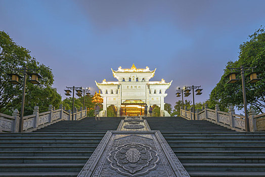 鸿恩阁,鸿恩寺公园