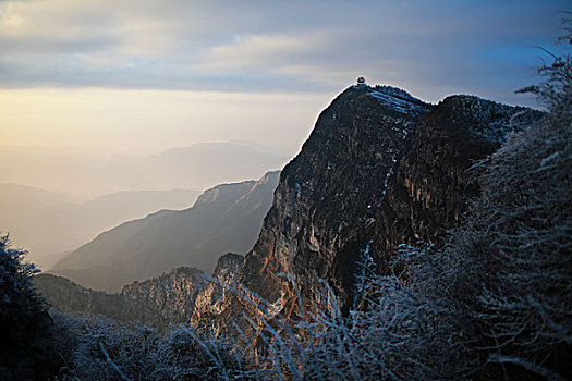 峨眉山