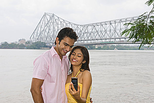 伴侣,拍照,桥,背景,河,加尔各答,西孟加拉,印度