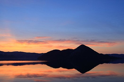 湖,黎明
